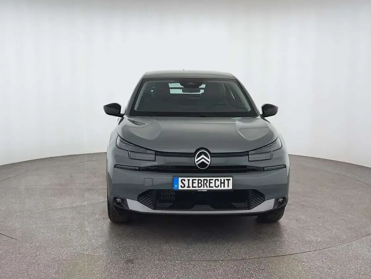 Neu Citroën C4 145 PS (106 kW) 2026 Grün SUV
