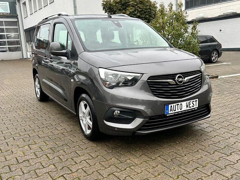 Grau Gebraucht 2019 Opel Combo Life Edition Van / Kleinbus | 11.950 € (Fairer Preis) - Bild 1/4
