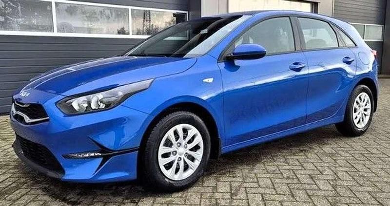 Neu Kia Ceed 140 PS (102 kW) 2025 Verschiedene farben Kleinwagen