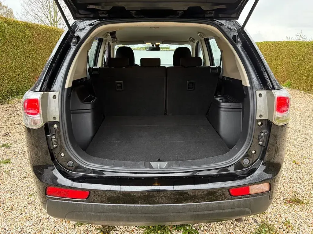 Gebraucht Mitsubishi Outlander Top 150 PS (110 kW) 2015 Schwarz SUV