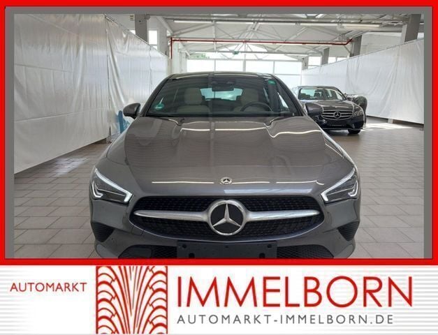 Grau Gebraucht 2021 Mercedes CLA250e Limousine | 25.890 € (Guter Preis) - Bild 1/3