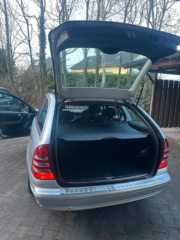 Gebraucht Mercedes C220 150 PS (110 kW) 2005 Grau Kombi