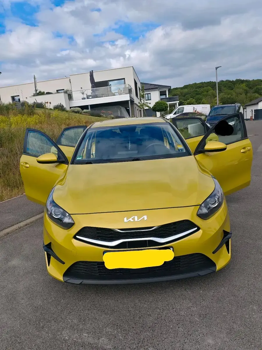 Gebraucht Kia Ceed Edition 7 101 PS (74 kW) 2023 Gelb Kleinwagen