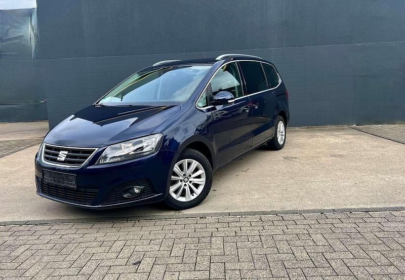 Blau Gebraucht 2016 Seat Alhambra Ecomotive Van / Kleinbus | 10.900 € (Superpreis) - Bild 1/4