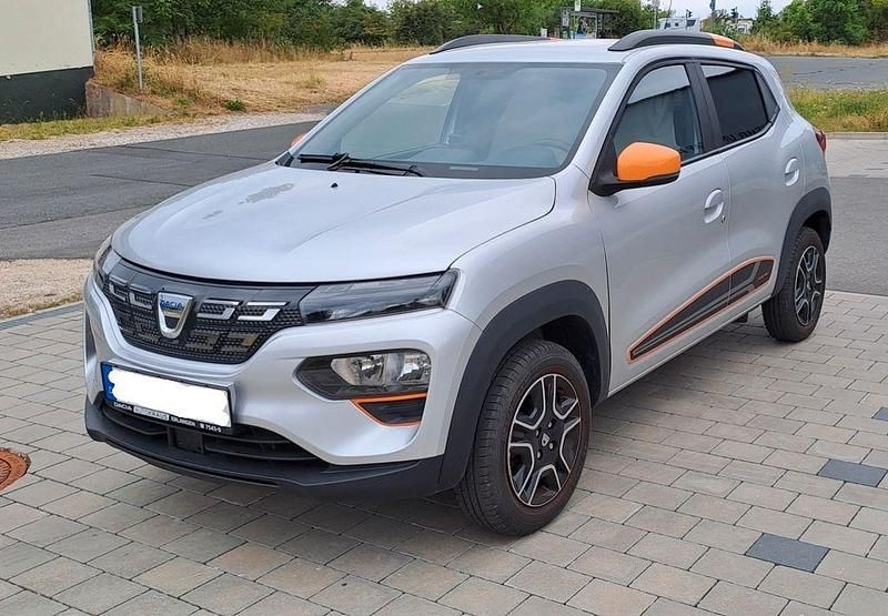 Grau Gebraucht 2022 Dacia Spring Comfort Plus Kleinwagen | 8.940 € (Guter Preis) - Bild 1/4