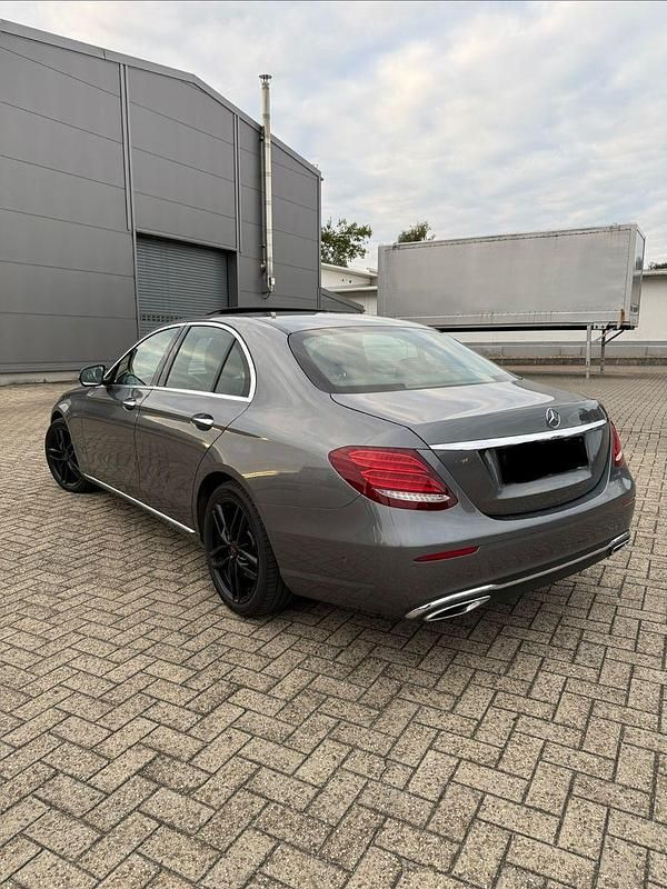 Gebraucht Mercedes E350 Avantgarde 258 PS (189 kW) 2018 Grau Limousine