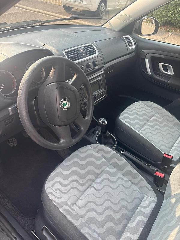 Gebraucht Skoda Fabia 80 PS (58 kW) 2010 Andere farben Kleinwagen