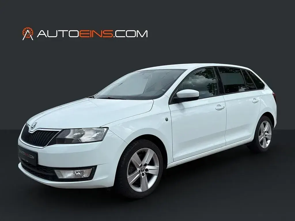Używany Skoda Rapid Drive 105 KM (77 kW) 2015 Biały Hatchback