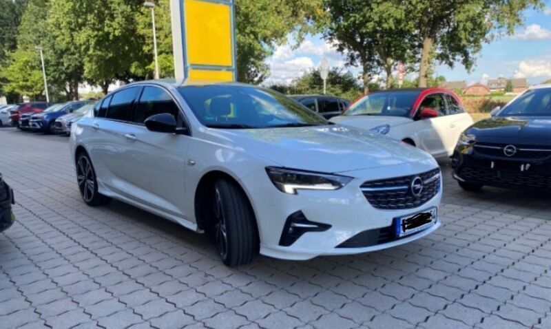 Weiß Gebraucht 2021 Opel Insignia GS Line Limousine | 24.799 € (Fairer Preis) - Bild 1/4
