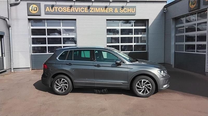 Gebraucht VW Tiguan Sound 150 PS (110 kW) 2017 Grau SUV
