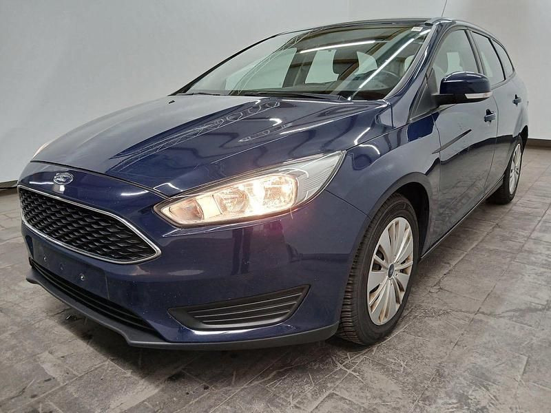 Gebraucht Ford Focus Trend 101 PS (74 kW) 2017 Blau Kombi