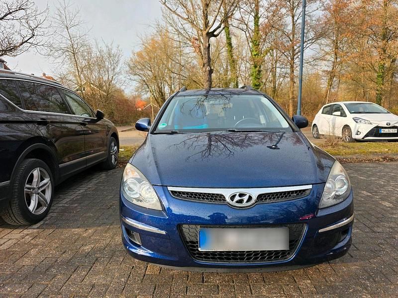 Gebraucht Hyundai i30 109 PS (80 kW) 2009 Blau Kombi