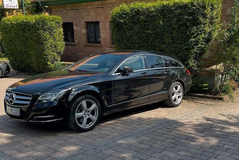 Schwarz Gebraucht 2012 Mercedes CLS250 Shooting Brake Kombi | 14.500 € (Fairer Preis) - Bild 1/4