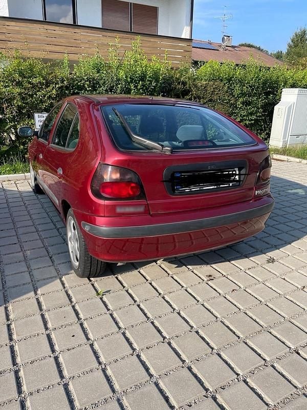Gebraucht Renault Mégane 75 PS (55 kW) 1998 Rot Kombi