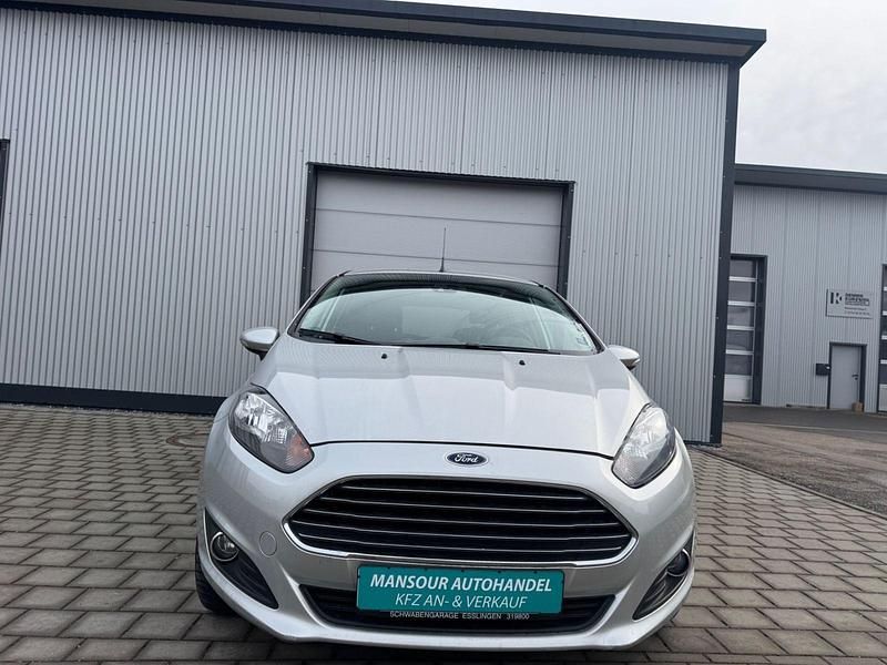Gebraucht Ford Fiesta Trend 65 PS (47 kW) 2013 Silber Kleinwagen