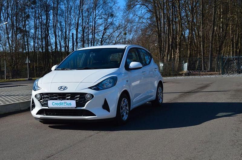 Gebraucht Hyundai i10 Select 67 PS (49 kW) 2020 Weiß Kleinwagen
