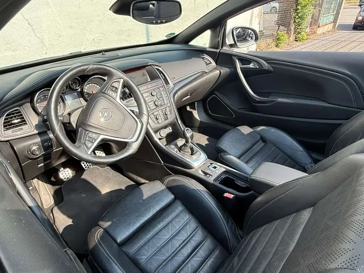 Gebraucht Opel Cascada Innovation 140 PS (102 kW) 2016 Schneeweiss/olympic/summit whi Cabrio