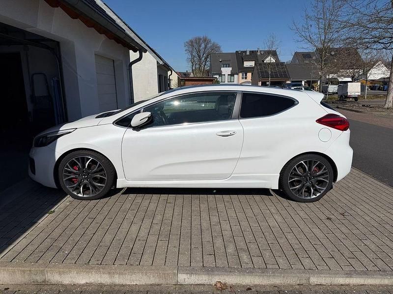 Gebraucht Kia ProCeed GT-Track 204 PS (150 kW) 2015 Schwarz Kleinwagen