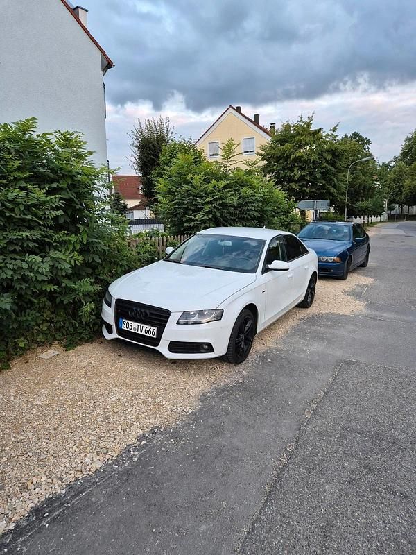Weiß Gebraucht 2011 Audi A4 S-Line Limousine | 7.400 € (Fairer Preis) - Bild 1/4