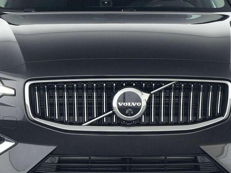 Gebraucht Volvo V60 Plus 253 PS (186 kW) 2025 Grau Kombi