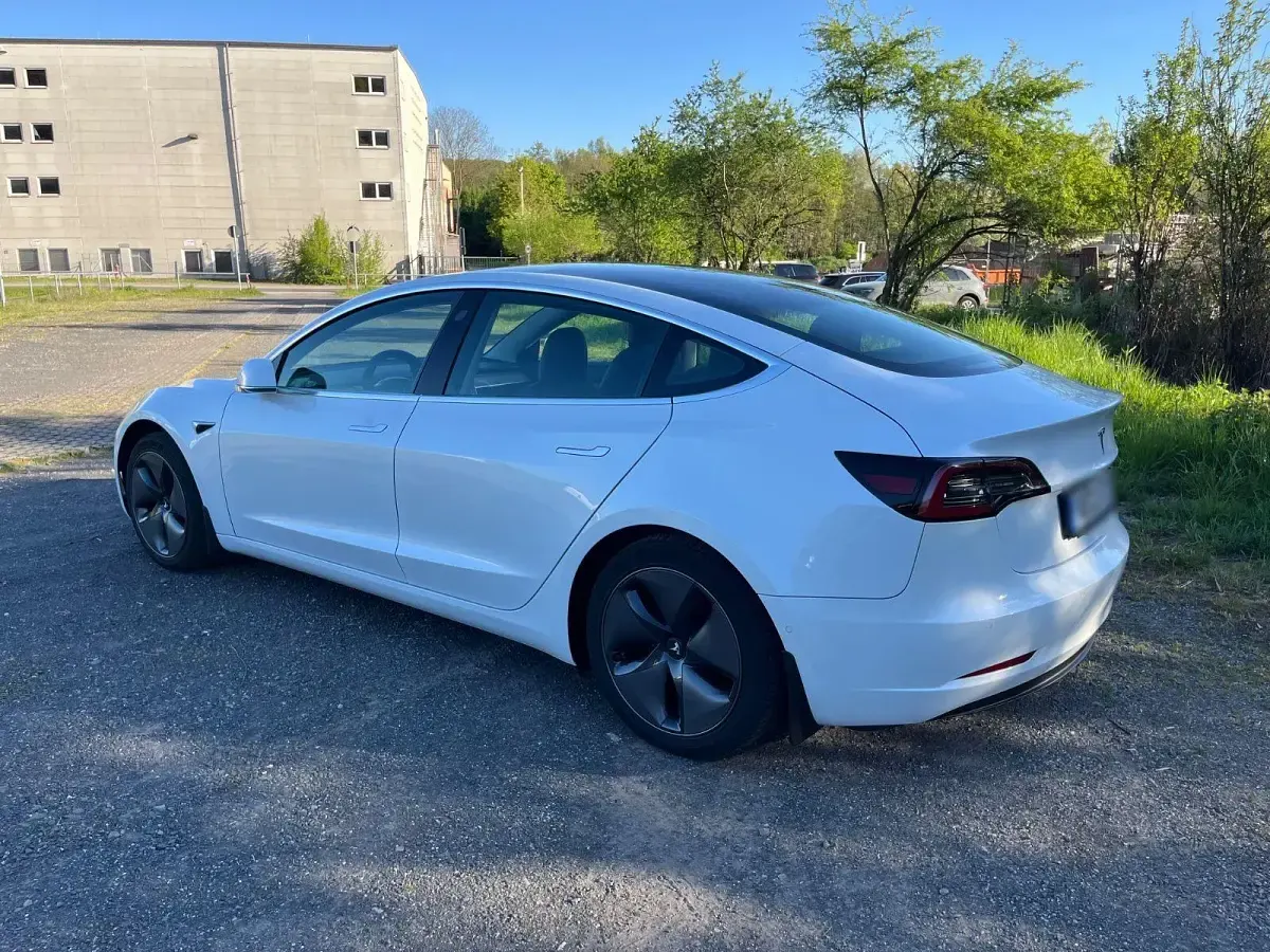 Usado Tesla Model 3 Standard Range Plus 239 kW (325 CV) 2020 Blanco Berlina