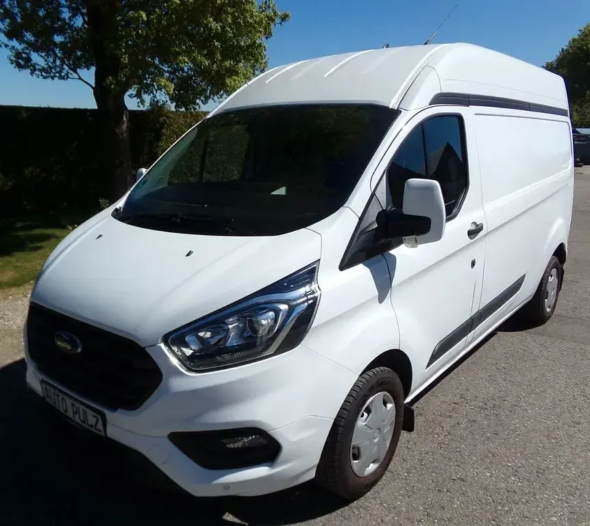 Używany Ford Transit Custom Trend 105 KM (77 kW) 2022 Biały Minivan