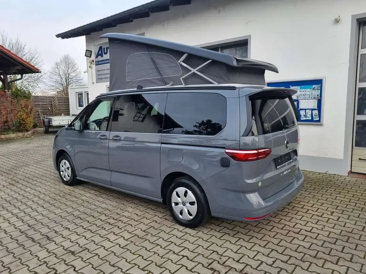 Neu VW California Beach 150 PS (110 kW) 2026 Indiumgrau Van