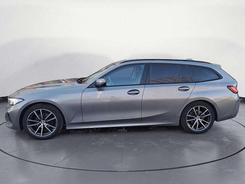 Gebraucht BMW 318 Performance 156 PS (114 kW) 2023 Grau Kombi