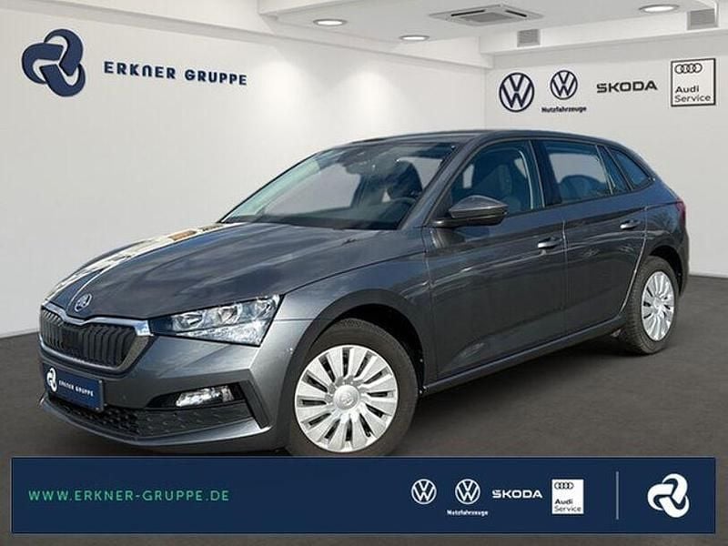 Graphitegrau metallic Gebraucht 2022 Skoda Scala Active Kleinwagen | 15.949 € (Superpreis) - Bild 1/4