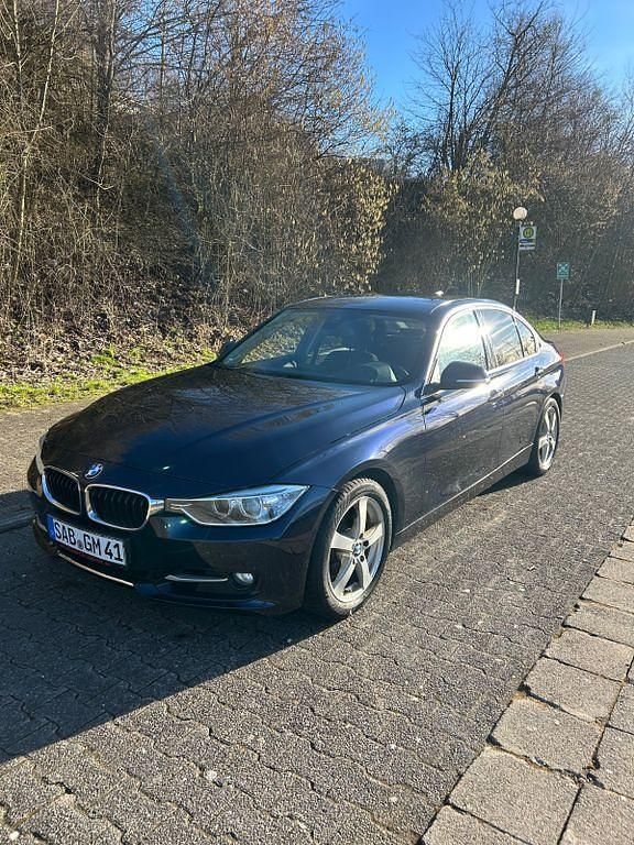 Gebraucht BMW 328 Sport Line 245 PS (180 kW) 2013 Blau Limousine
