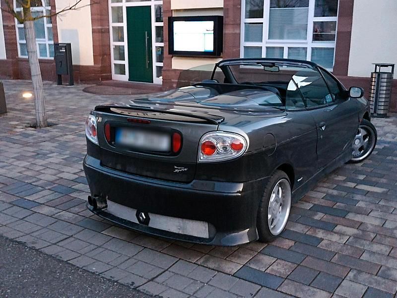 Grün Gebraucht 2000 Renault Mégane Cabriolet Cabrio | 2.500 € (Teuer) - Bild 1/4