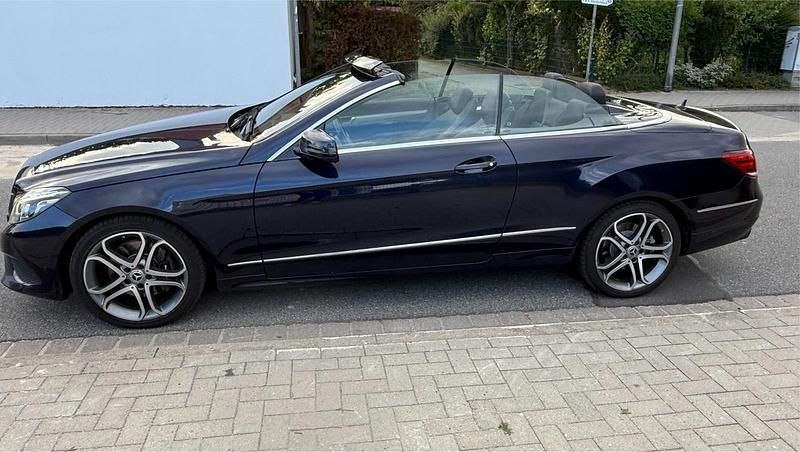 Blau Gebraucht 2015 Mercedes E350 Cabrio | 23.500 € (Teuer) - Bild 1/4