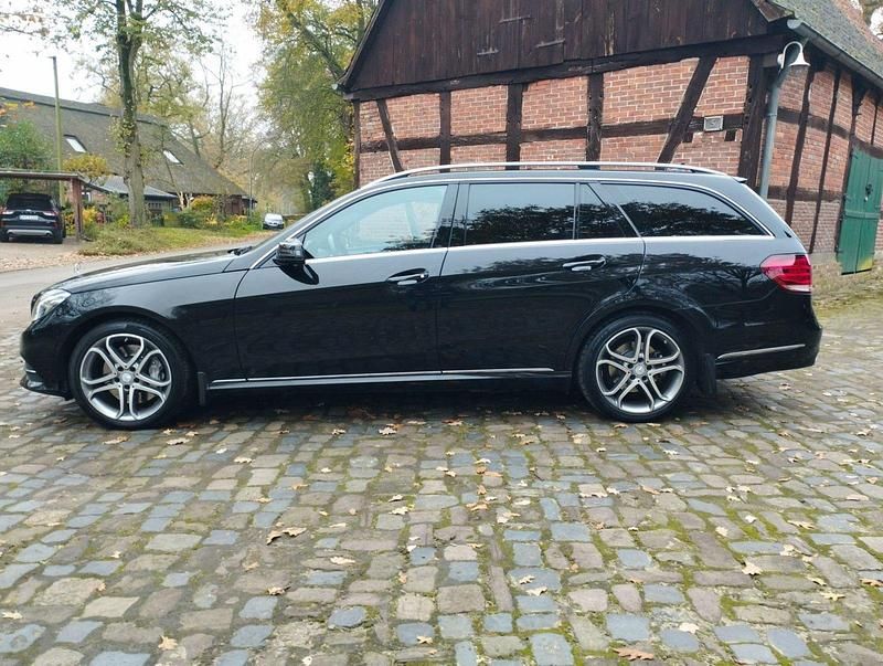 Gebraucht Mercedes E350 Avantgarde 258 PS (189 kW) 2015 Schwarz Kombi
