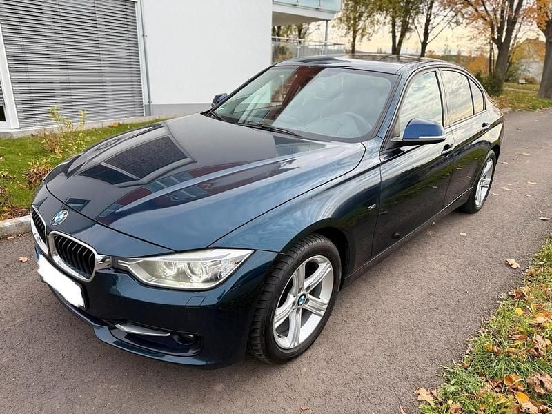 Blau Gebraucht 2012 BMW 320 Sport Line Limousine | 8.700 € (Guter Preis) - Bild 1/4