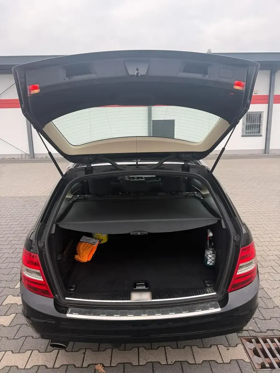 Gebraucht Mercedes C250 204 PS (150 kW) 2012 Schwarz Kombi