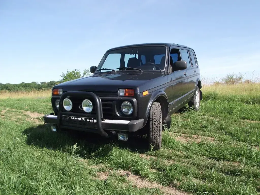 Gebraucht Lada niva 83 PS (61 kW) 2017 Schwarz SUV