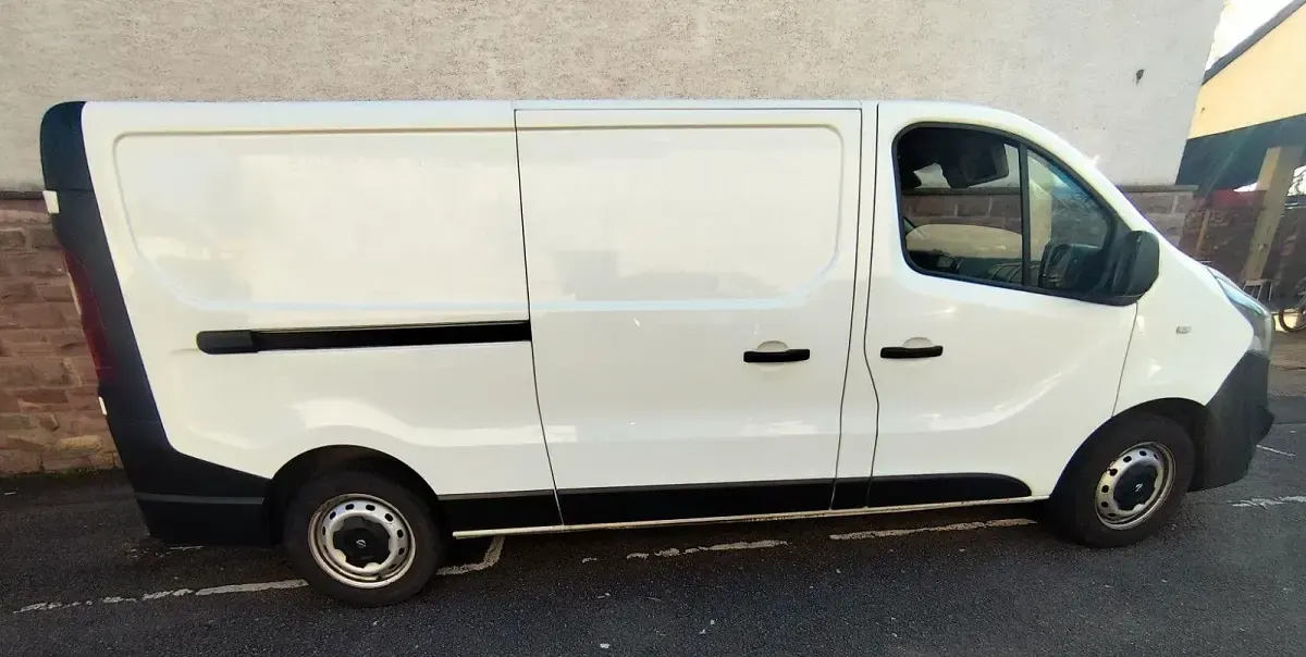 Gebraucht Opel Vivaro 120 PS (88 kW) 2018 Weiß Van / Kleinbus