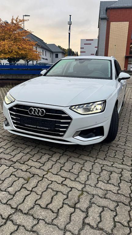Gebraucht Audi A4 Advanced 204 PS (150 kW) 2023 Weiß Kombi