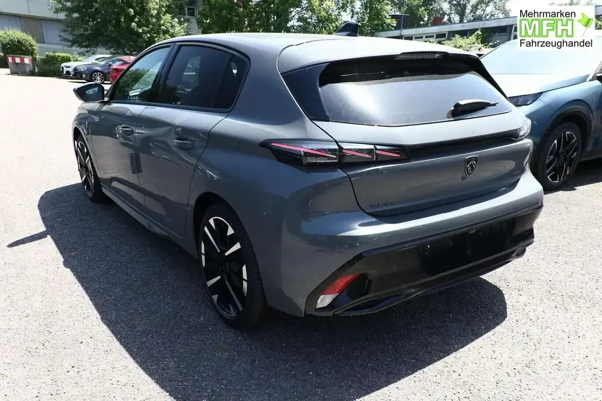 Neu Peugeot 308 GT 136 PS (100 kW) 2026 Selenium grau metallic Limousine