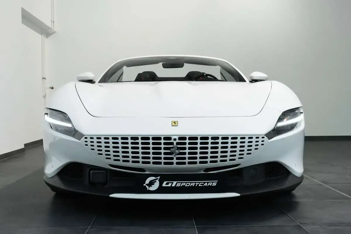 Gebraucht Ferrari Roma 620 PS (456 kW) 2025 Bianco cervino Cabrio