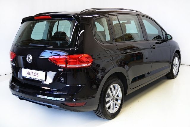 Gebraucht VW Touran Comfortline 110 PS (80 kW) 2016 Schwarz metallic Van / Kleinbus