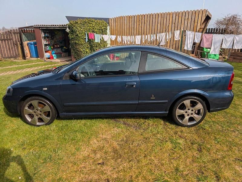 Gebraucht Opel Astra 147 PS (108 kW) 2001 Blau Coupé