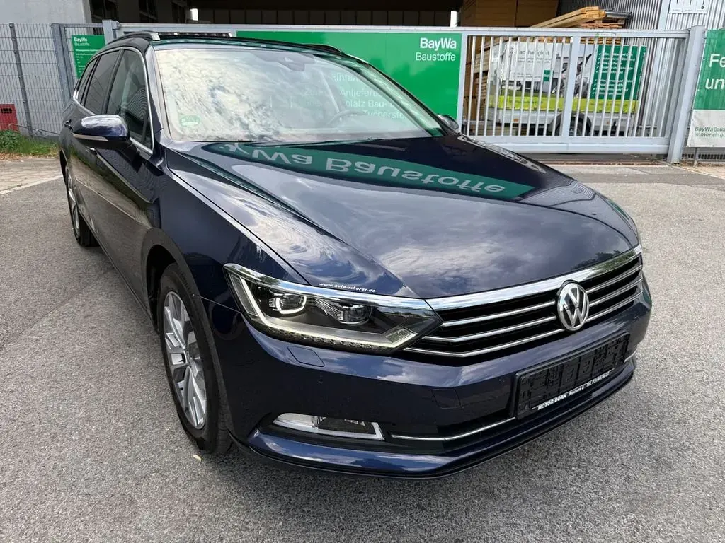 Gebraucht VW Passat 179 PS (131 kW) 2017 Blau Kombi