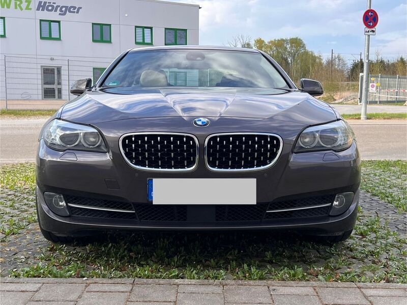 Grau Gebraucht 2011 BMW 535 Limousine | 15.200 € (Guter Preis) - Bild 1/4