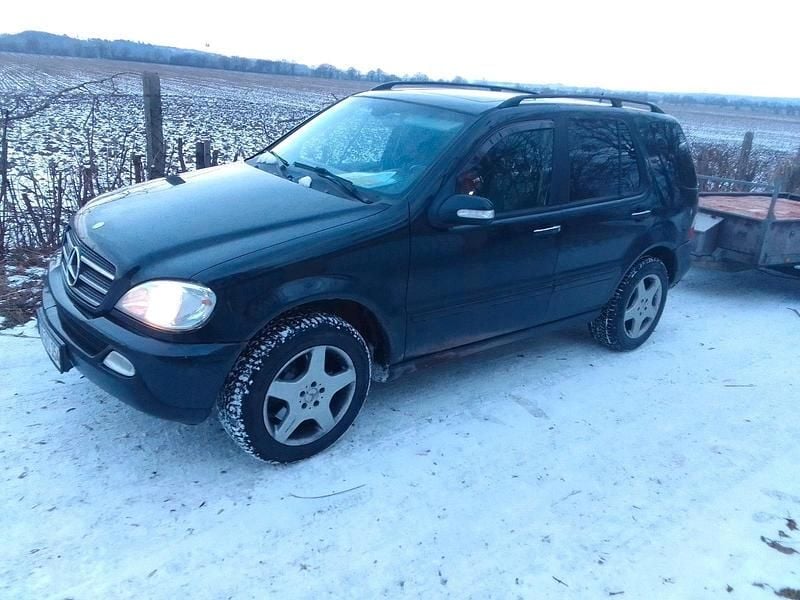 Schwarz Gebraucht 2004 Mercedes ML400 SUV | 3.750 € (Superpreis) - Bild 1/4