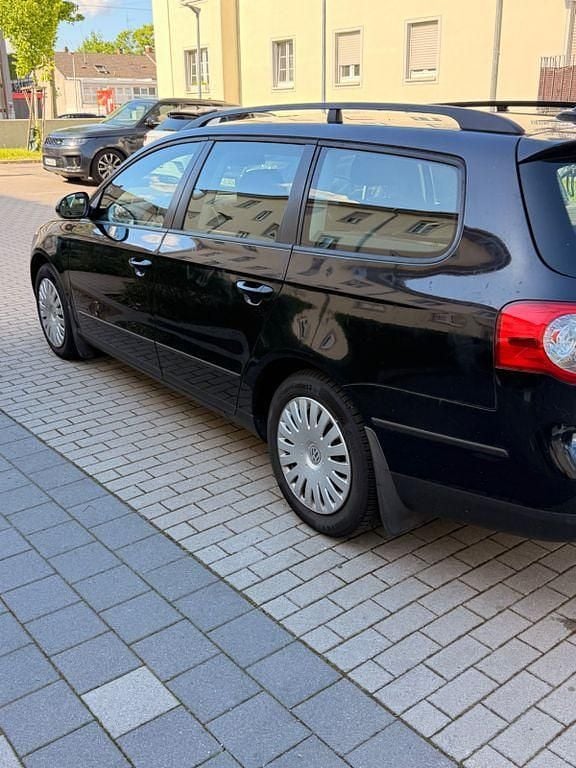 Gebraucht VW Passat Highline 122 PS (89 kW) 2009 Schwarz Kombi