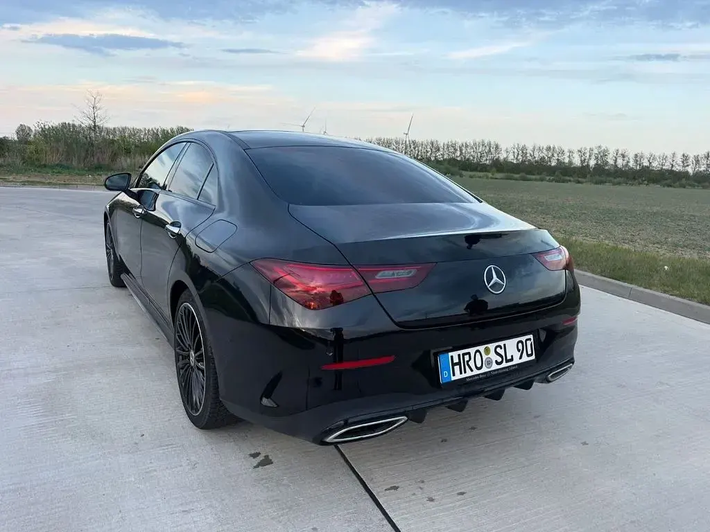 Gebraucht Mercedes CLA200 163 PS (119 kW) 2024 Schwarz Limousine