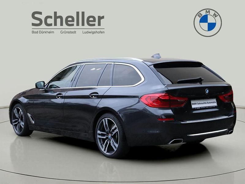 Gebraucht BMW 540 Luxury Line 320 PS (235 kW) 2019 Grau Limousine