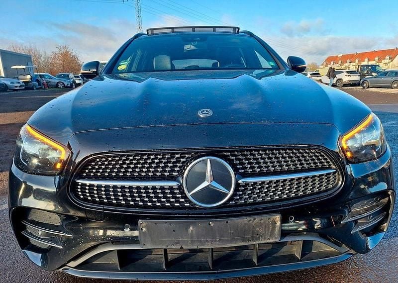 Gebraucht Mercedes E300 AMG line 306 PS (225 kW) 2020 Schwarz Limousine