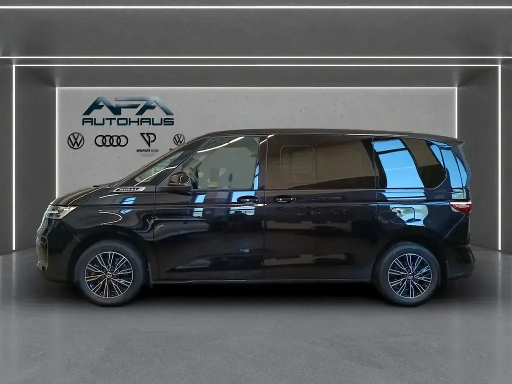 Gebraucht VW Multivan Basis 204 PS (150 kW) 2025 Schwarz Van / Kleinbus